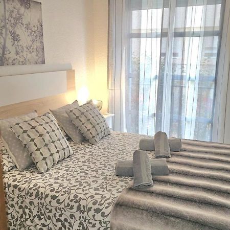 Ideal Holiday Apartment One Bedroom City Center Malaga Exterior photo